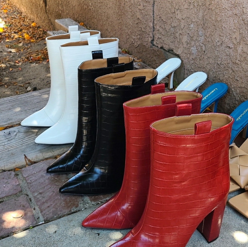 🚨//PRE FALL EDIT COLLECTION// Black boot - Picture 4 of 9